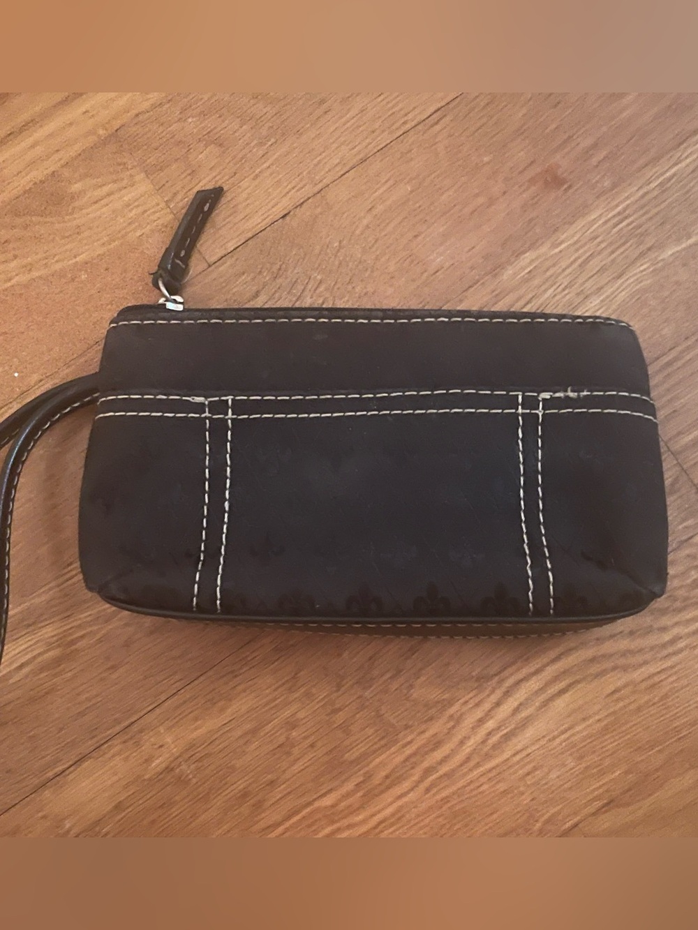 Black Women’s Wristlet Clutch with Contrast Stitching